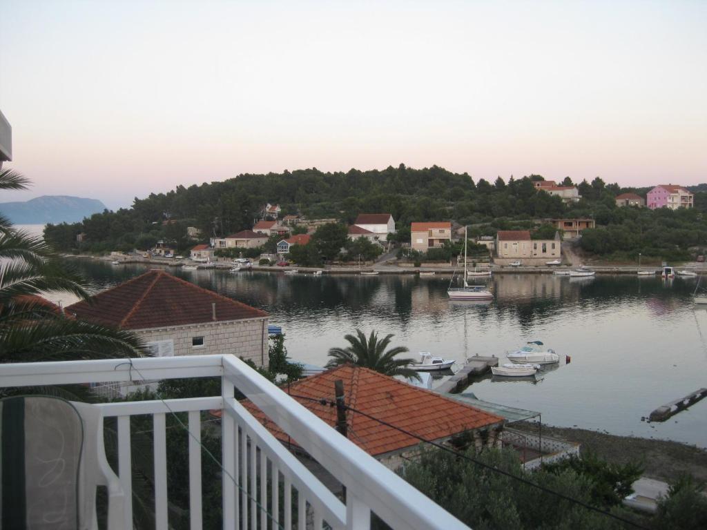 Apartments Ivona Lumbarda Ruang foto