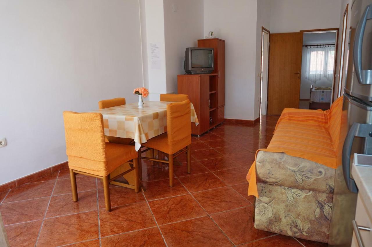 Apartments Ivona Lumbarda Ruang foto